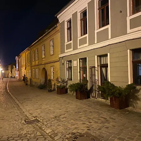 Mark Residence Apartment *