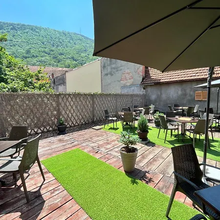 Apartment Mark Residence